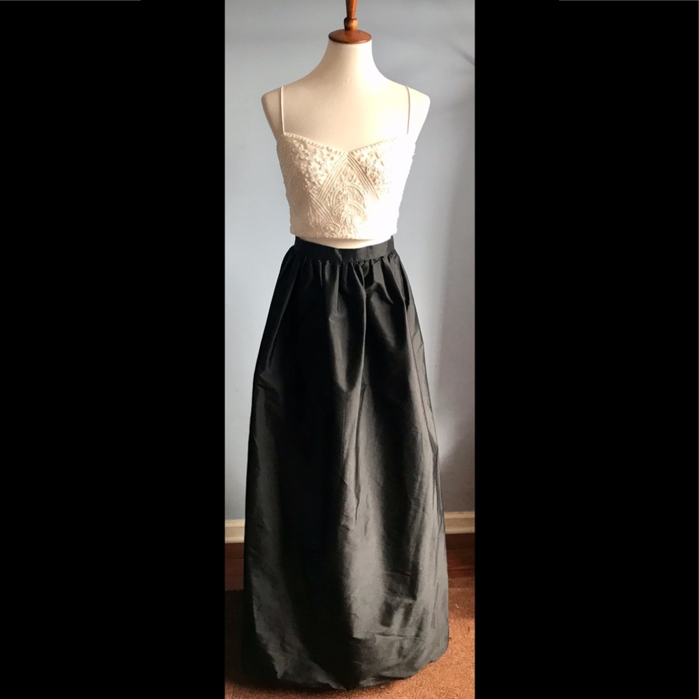 2 piece Adrianna Papell set